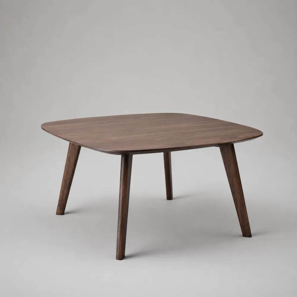 Quadratischer Couchtisch aus MDF mit Walnussfurnier und Massivholzbeinen, Dunkelbraun, 80 × 80 × 45 cm
