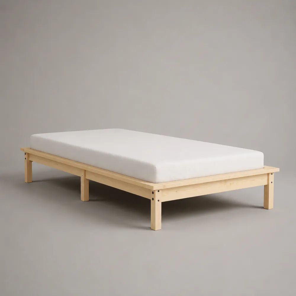 Doppelbett aus Kiefer-Massivholz mit Matratze, Liegefläche 140 × 200 cm, Außenmaß 206 × 146 × 42 cm, Natur/Weiß